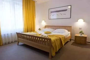 تختخواب و صبحانه Restaurant And Rooms Kotlar