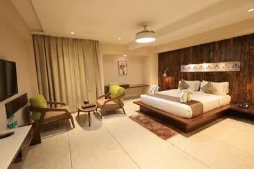 Hotel Rs Exclusive Stay & Fine Dine   Near To Akola Junction