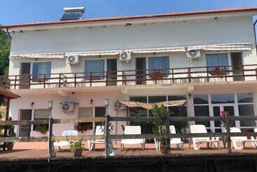 Pensionat Casa Adrian