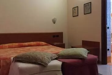 Gr B&b