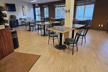 בית מלון כפרי Broadway Inn Conference Center