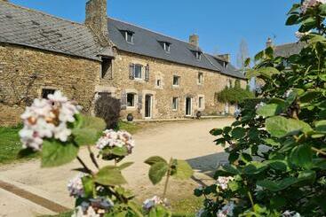 Aamiaismajoitus (B&B) Kêr Neizh Breizh   Chambres D Hôtes   Le Petit Châtelier