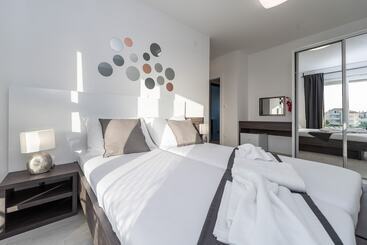 Pensjonat Apartments & Rooms Pool Villas Maris B