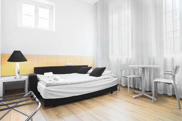 24w Apartments Rynek