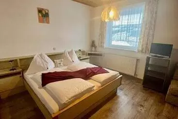 فندق Gasthof Zur Linde