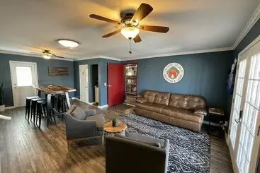 Hotelli Talkin Tackle Outfitter And Lodge