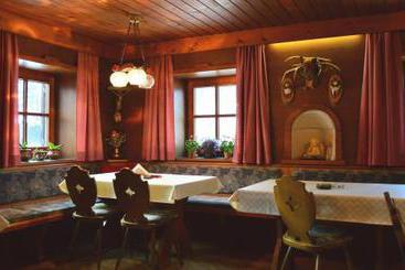 茅舍 Bauernhof Rothen