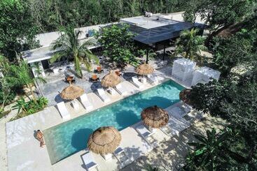 Jungle Lodge Boutique Hotel Adults Only