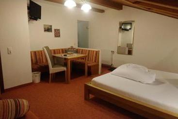 Aamiaismajoitus (B&B) Pension Köhler