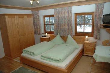 Kır Evi Bauernhof Obholzhof