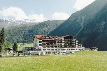 ホテル Weisseespitze