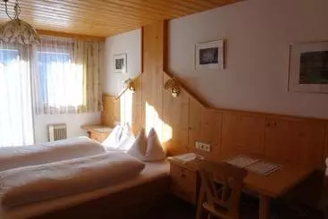 ペンション Berggasthaus Trojen