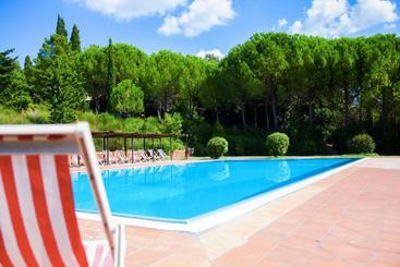 هتل Castello Di Fezzana