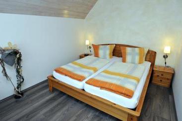 Pensão Gästehaus Glück Wir Haben Immer Eintrittskarten Für Den Europa-park Für Sie!