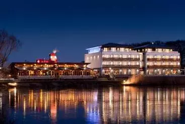 فندق Riverside