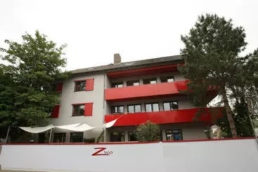 فندق Zwo