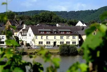 Winzerhotel Restaurant Zum Moselstrand