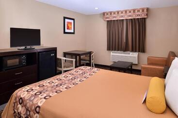 Отель Americas Best Value Inn & Suites Madera