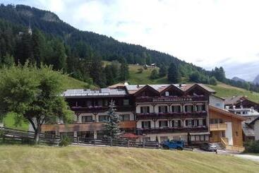 בית מלון כפרי Miramonti