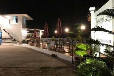 Hotel Bayu Senja Lodge