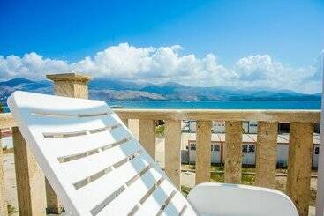 پانسیون Xenia Ionis Luxury Apartments