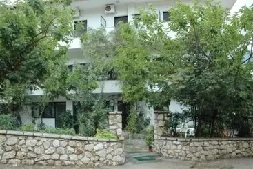Pensionat Yasemi Rooms