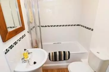 Mökkimajoitus The Old Stables