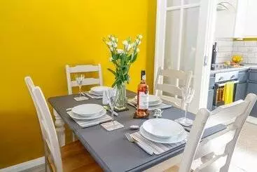 コテージ Village Retreat