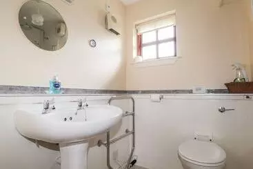 Mökkimajoitus Church House