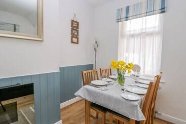 Sea Breakers Cottage