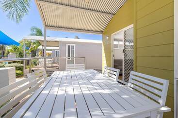 אתר נופש Big4 Deniliquin Holiday Park