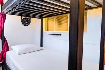 Traveler Hostel