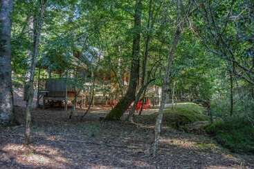 קוטג'' Harleys River Retreat