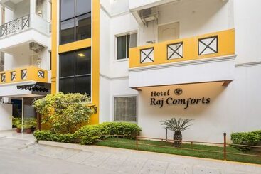 호텔 Raj Comforts   Golf View