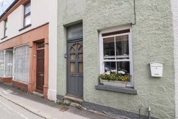 קוטג'' 7 Bell Street