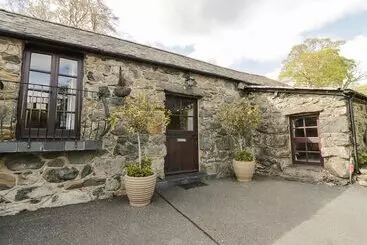 Cyffdy Cottage   Arenig