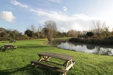 Mökkimajoitus Blenheim Lodge