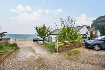 Mökkimajoitus North West Sea View No. 3