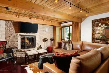 هتل آپارتمان Downtown Aspen Vacation Rentals