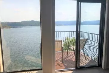 Hotelli D Monaco Luxury Resort