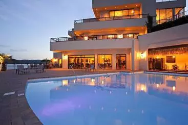 Hotelli D Monaco Luxury Resort