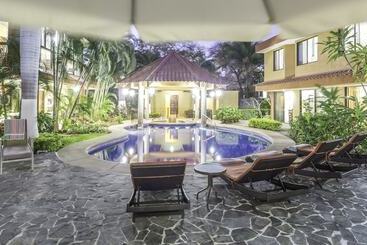 هتل Luxury Coco Villas