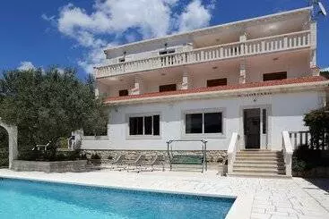 Hotelli Villa Castello