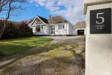 コテージ 5 Carlyon Road