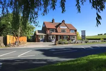 Hostelli The George Carvery &