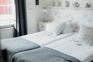 Отель Korrö Vandrarhem