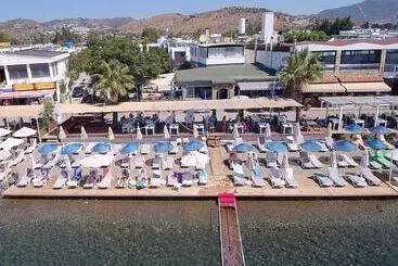 Apartahotel Kemancı Suites & Restaurant & Beach