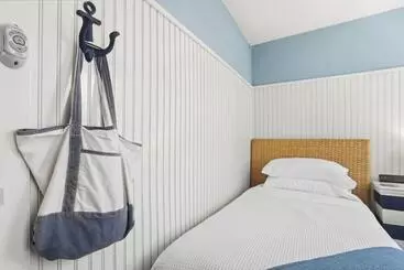 تختخواب و صبحانه Carlisle House Inn