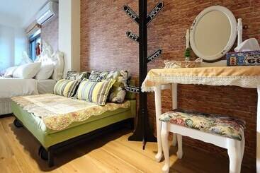 Bed and Breakfast Textile Girl Romantic Homestay