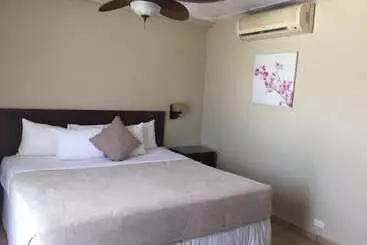 Hotel Coconut Grove Lodge